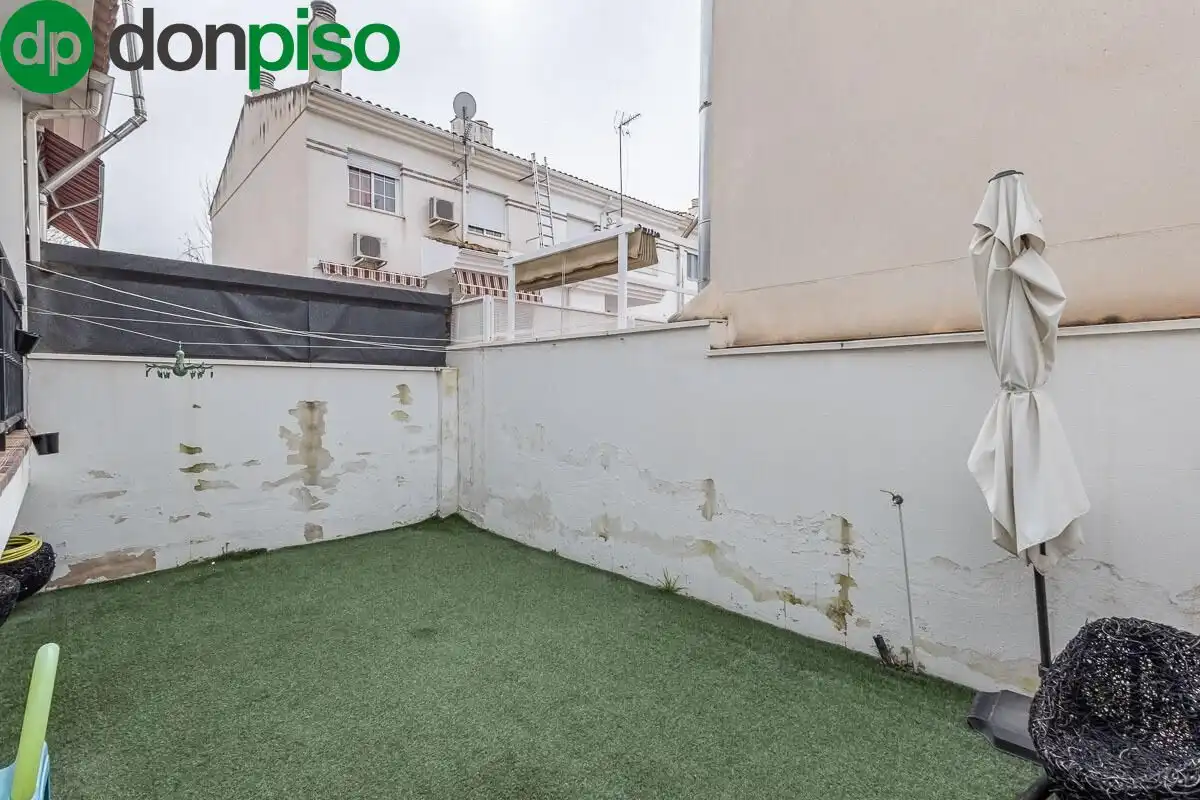 Adossat amb terrassa en venda a Calle VEGA (BE), imagen 9