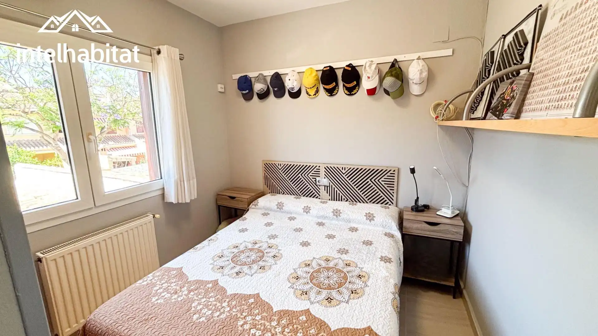 Dormitori de Casa adosada en venda en Riba-roja de Túria amb Balcó