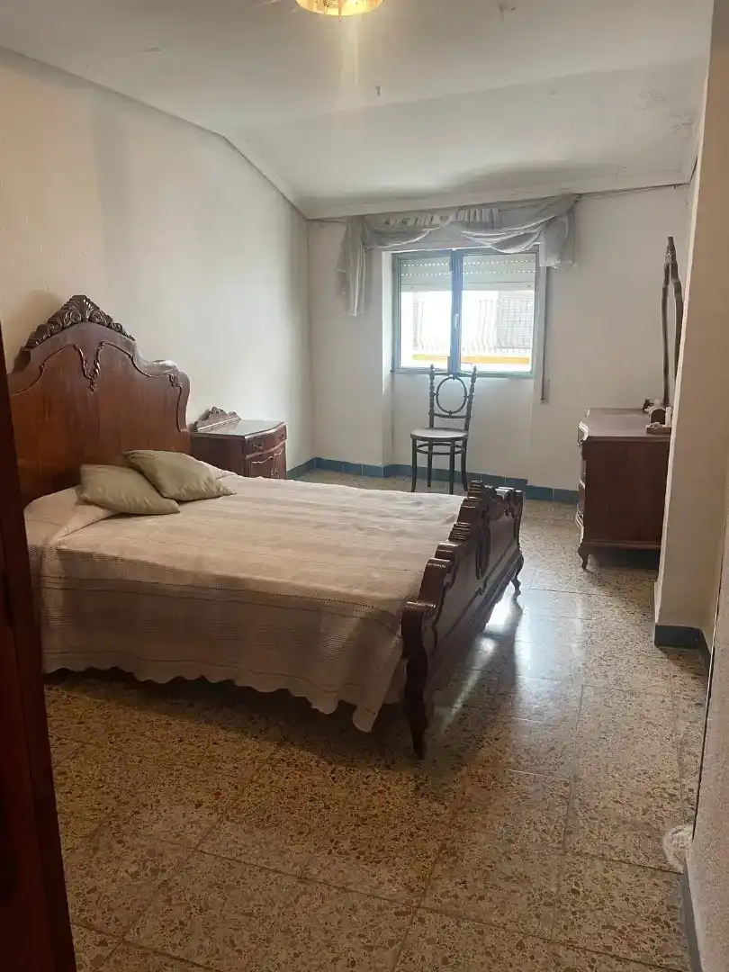 Habitación de Casa adosada en venta en Centro  