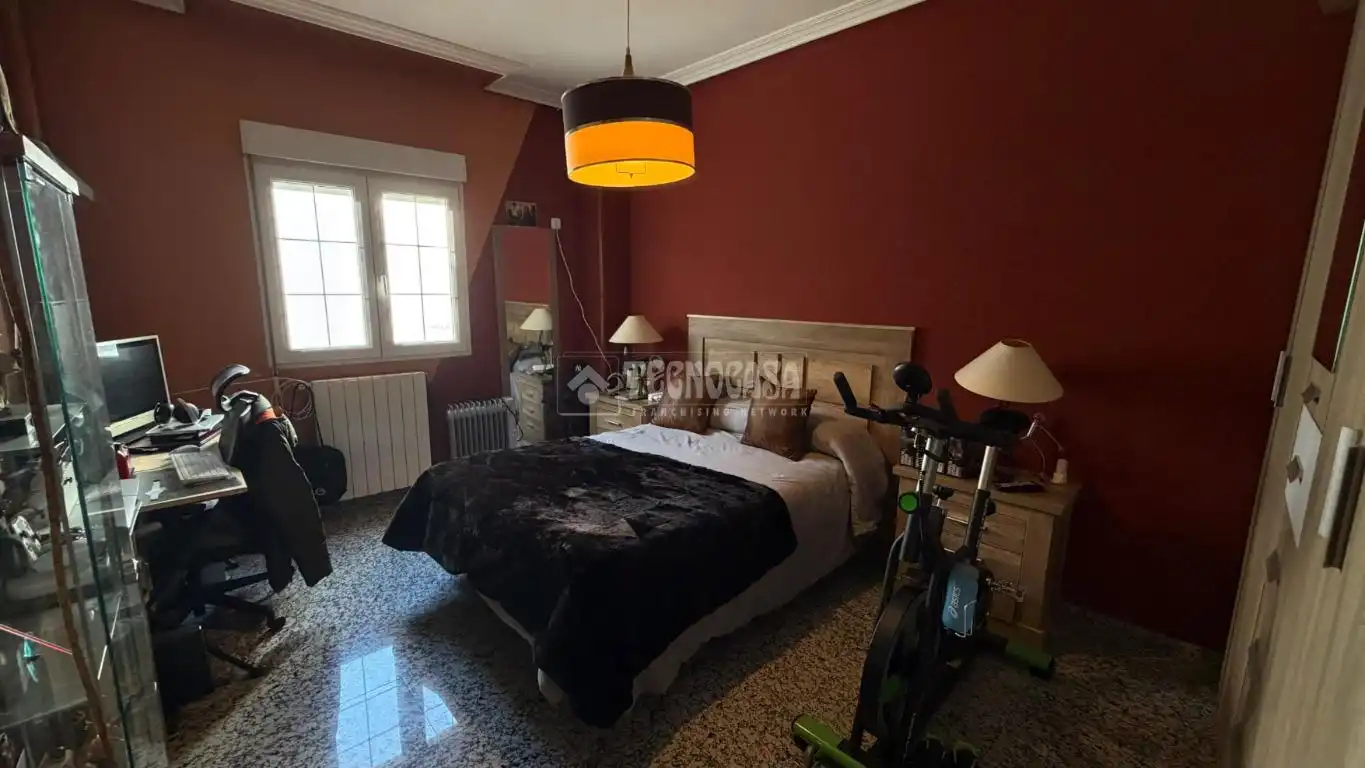 Dormitori de Pis en venda en Jaén amb Aire condicionat i Calefacció