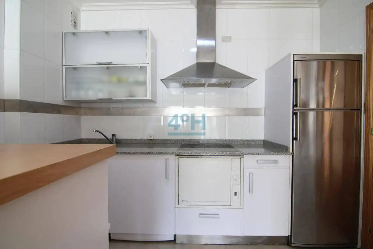 Kitchen of Study for rent in Ourense Capital   with Air Conditioner, Heating and Parquet flooring