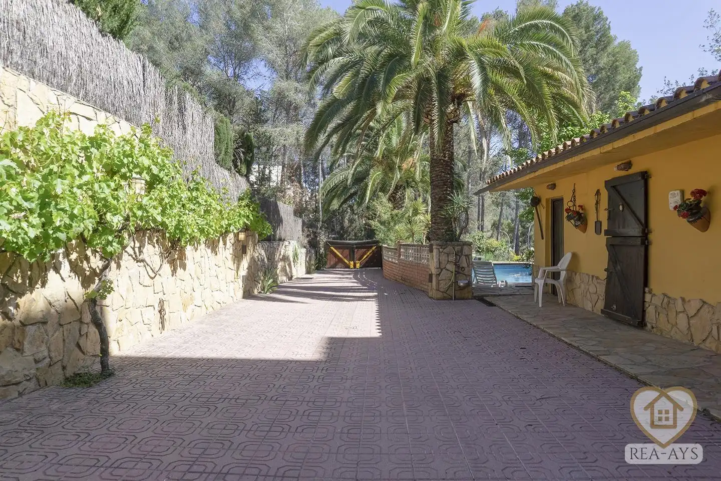 Vista exterior de Casa o chalet en venta en Vallirana con Jardín privado, Terraza y Trastero