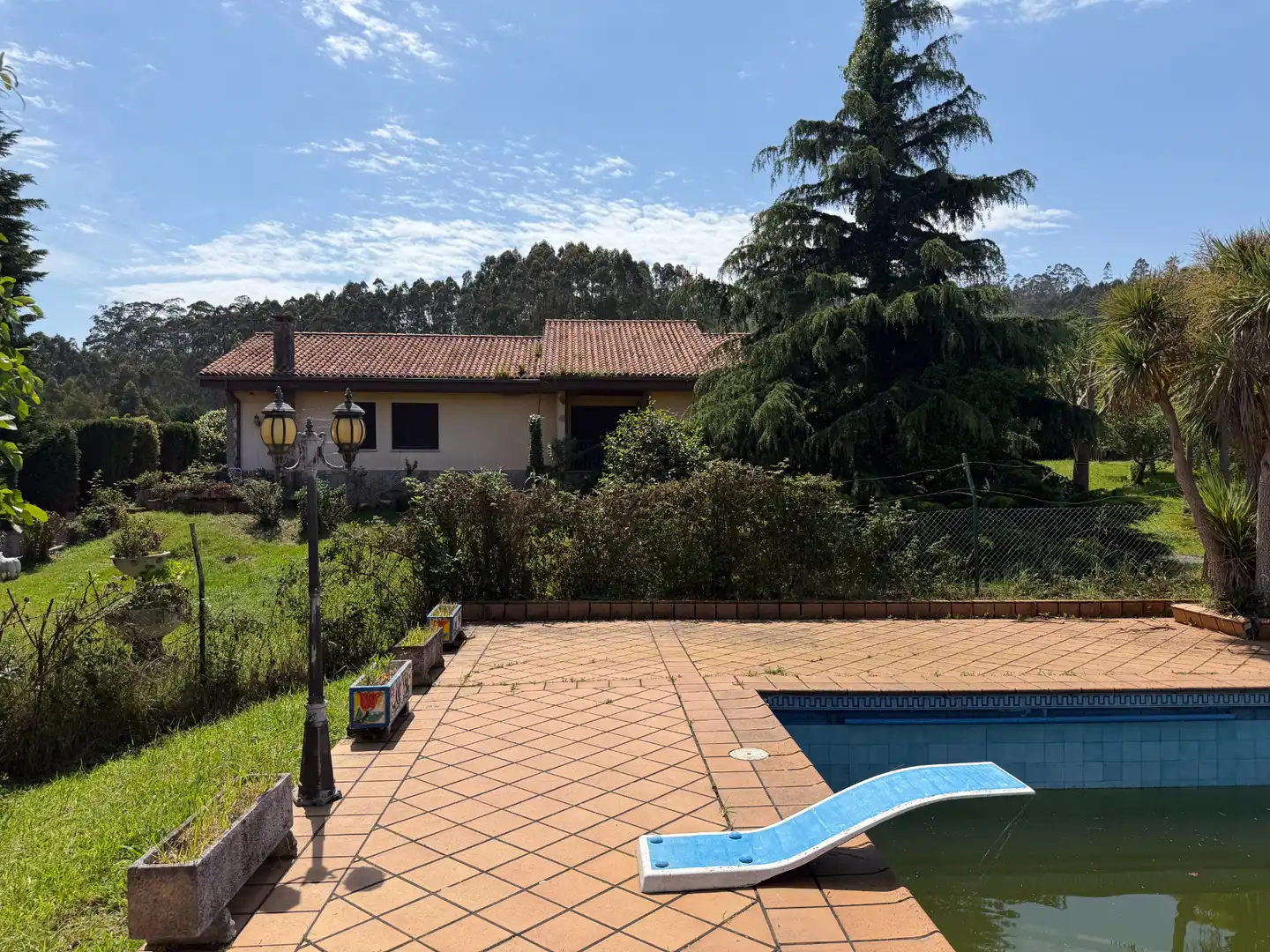 Piscina de Casa o chalet en venta en Villaviciosa con Calefacción, Jardín privado y Parquet