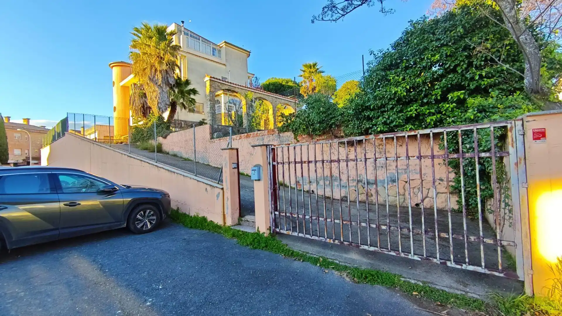 Exterior view of Houses for sale in Plasencia  with Air Conditioner, Private garden and Swimming Pool