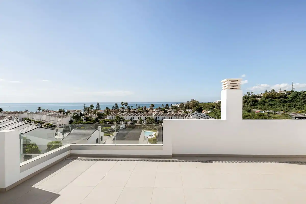 Terrassa de Dúplex en venda en Estepona amb Aire condicionat, Terrassa i Piscina comunitària