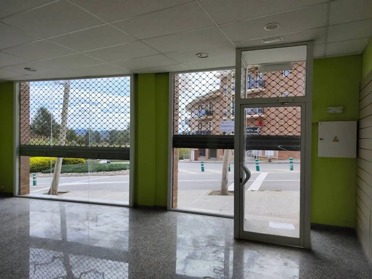 Business premises for sale in Avenida Gaudí, imagen 3