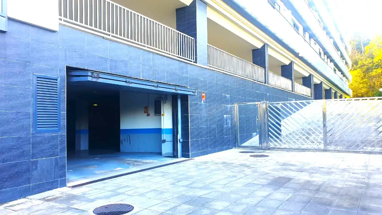 Parkplatz von Garage zum Verkauf in Oviedo 