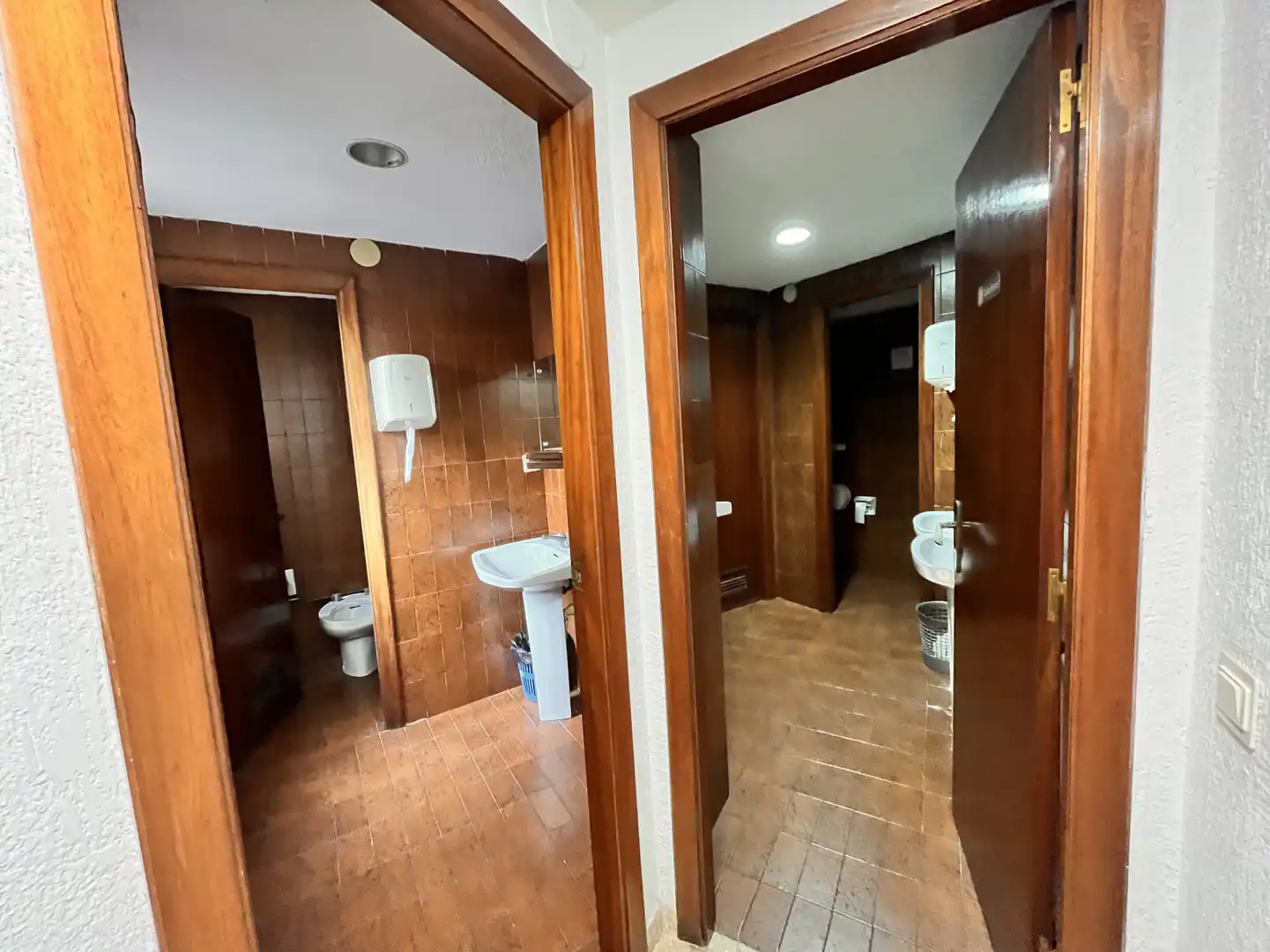 Baño de Oficina de alquiler en Gijón  con Calefacción