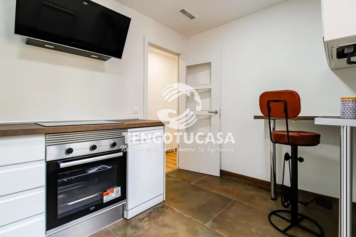 Flat for rent in Madrid  with Air Conditioner, Heating and Furnished