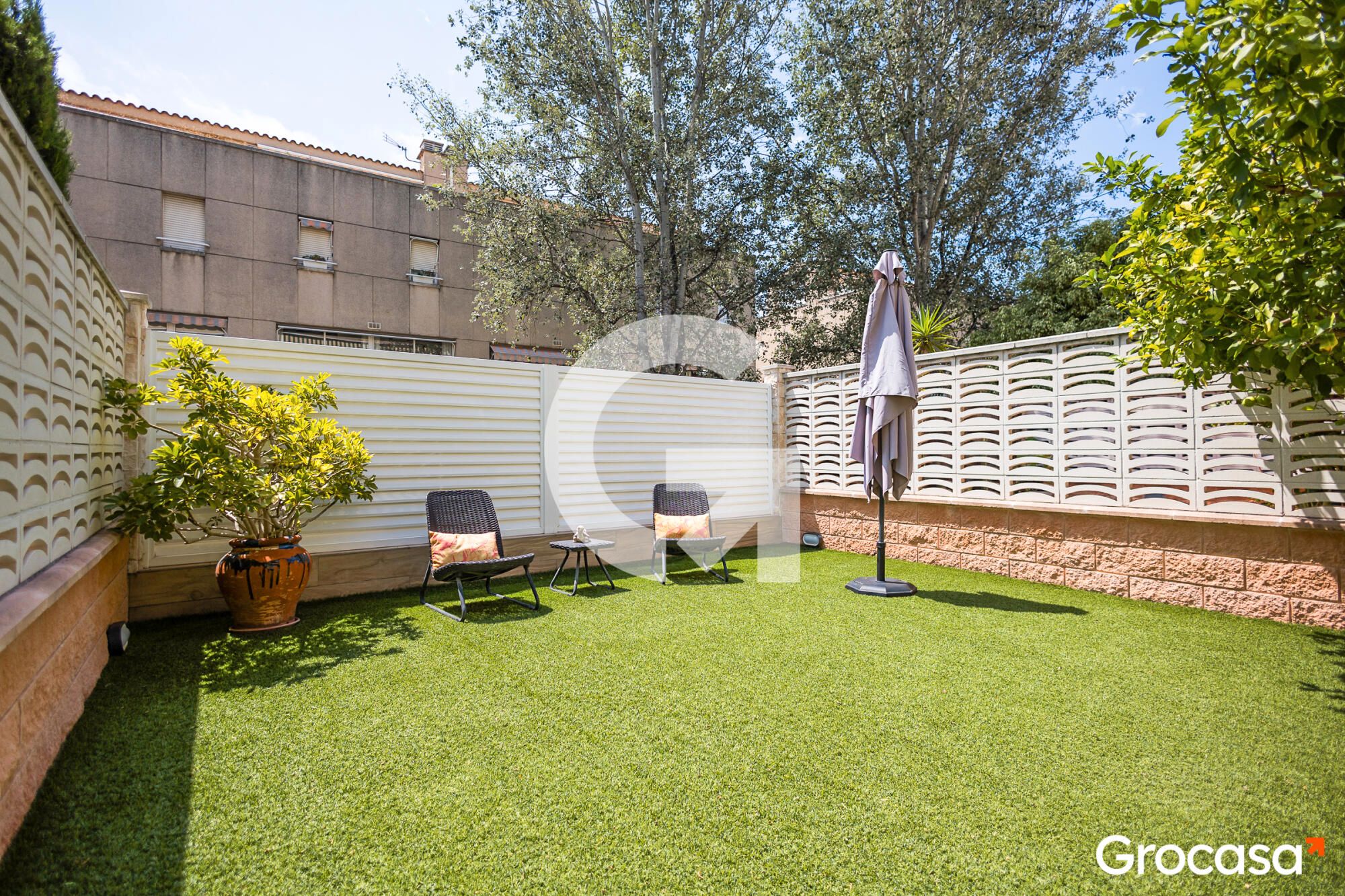 Garden of Single-family semi-detached for sale in Castelldefels  with Air Conditioner, Heating and Private garden