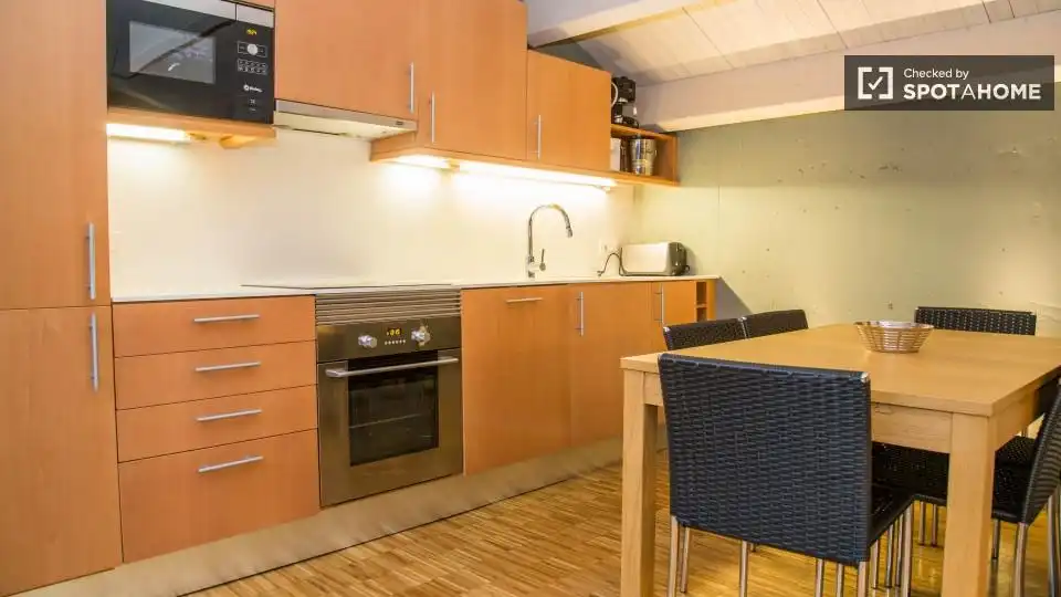 Habitació a Sant Gervasi- Galvany