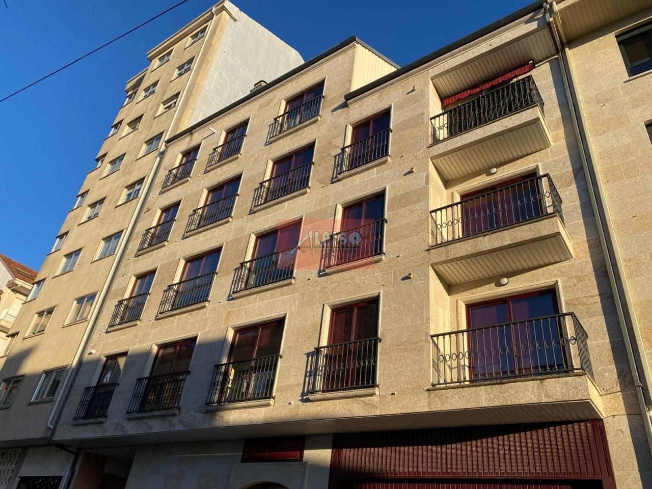 Vista exterior de Piso en venta en O Carballiño   con Calefacción