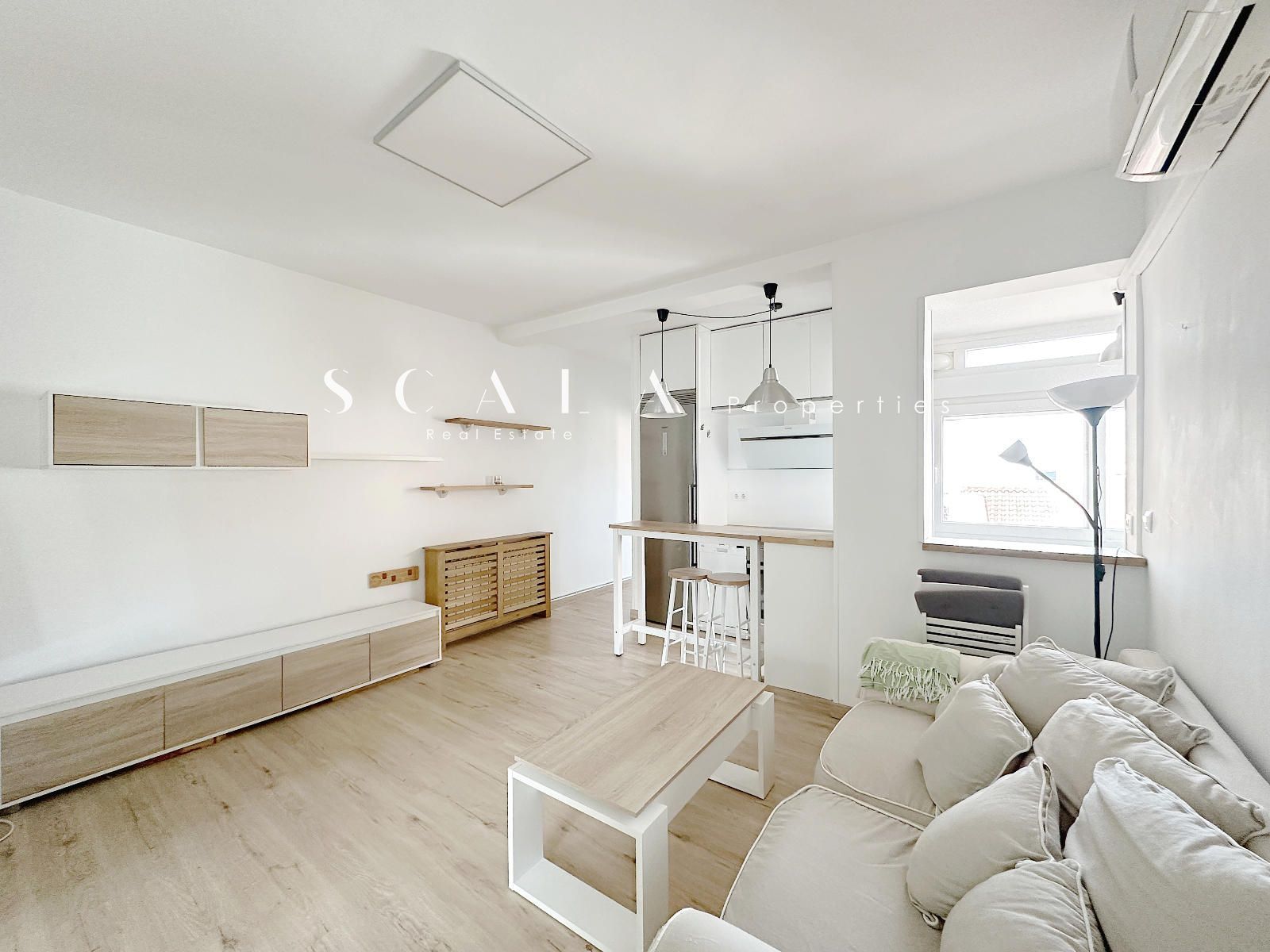 Attic to rent in Carlos Martin Alvarez, San Diego