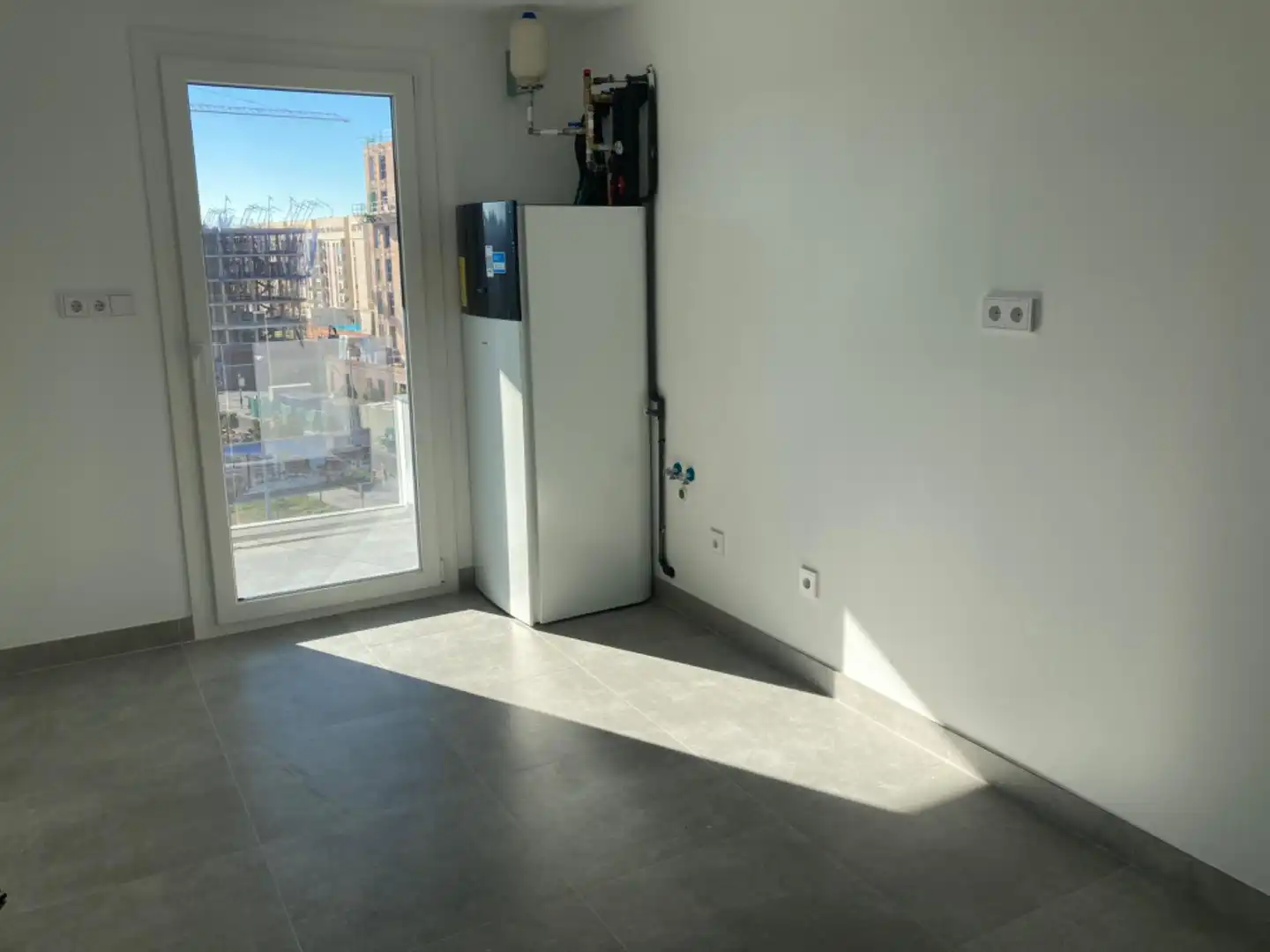 Flat for rent in Poniente-Norte - Miralbaida - Parque Azahara