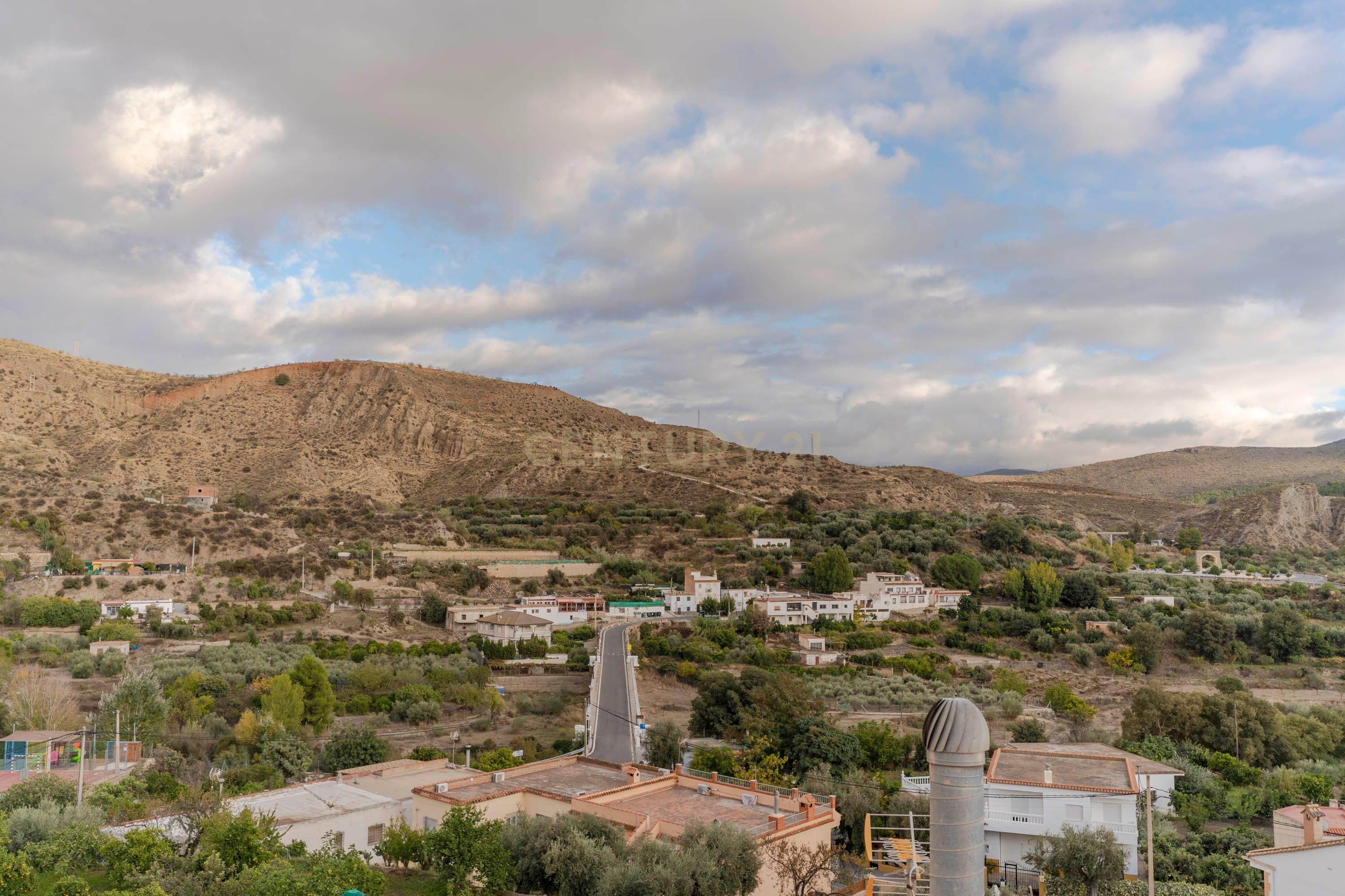 Vista exterior de Casa adosada en venda en Ugíjar amb Aire condicionat, Forn i Rentadora