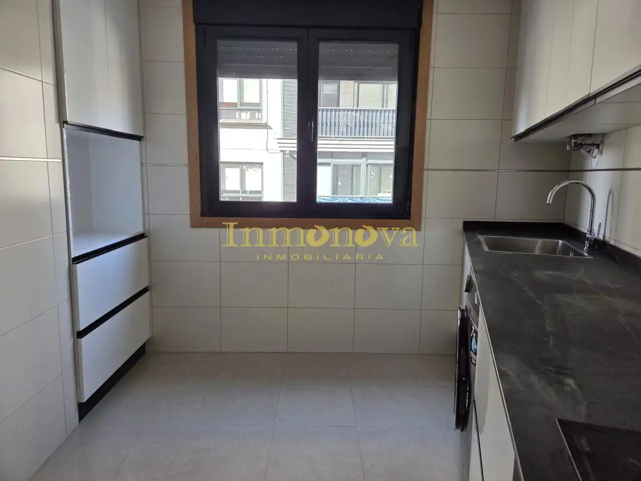 Kitchen of Flat for sale in Ponteareas  with Heating and Storage room