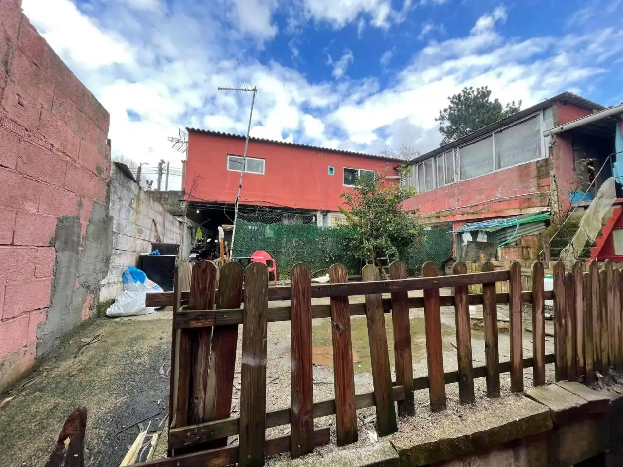 Vista exterior de Casa o chalet en venta en Vigo  con Calefacción y Jardín privado