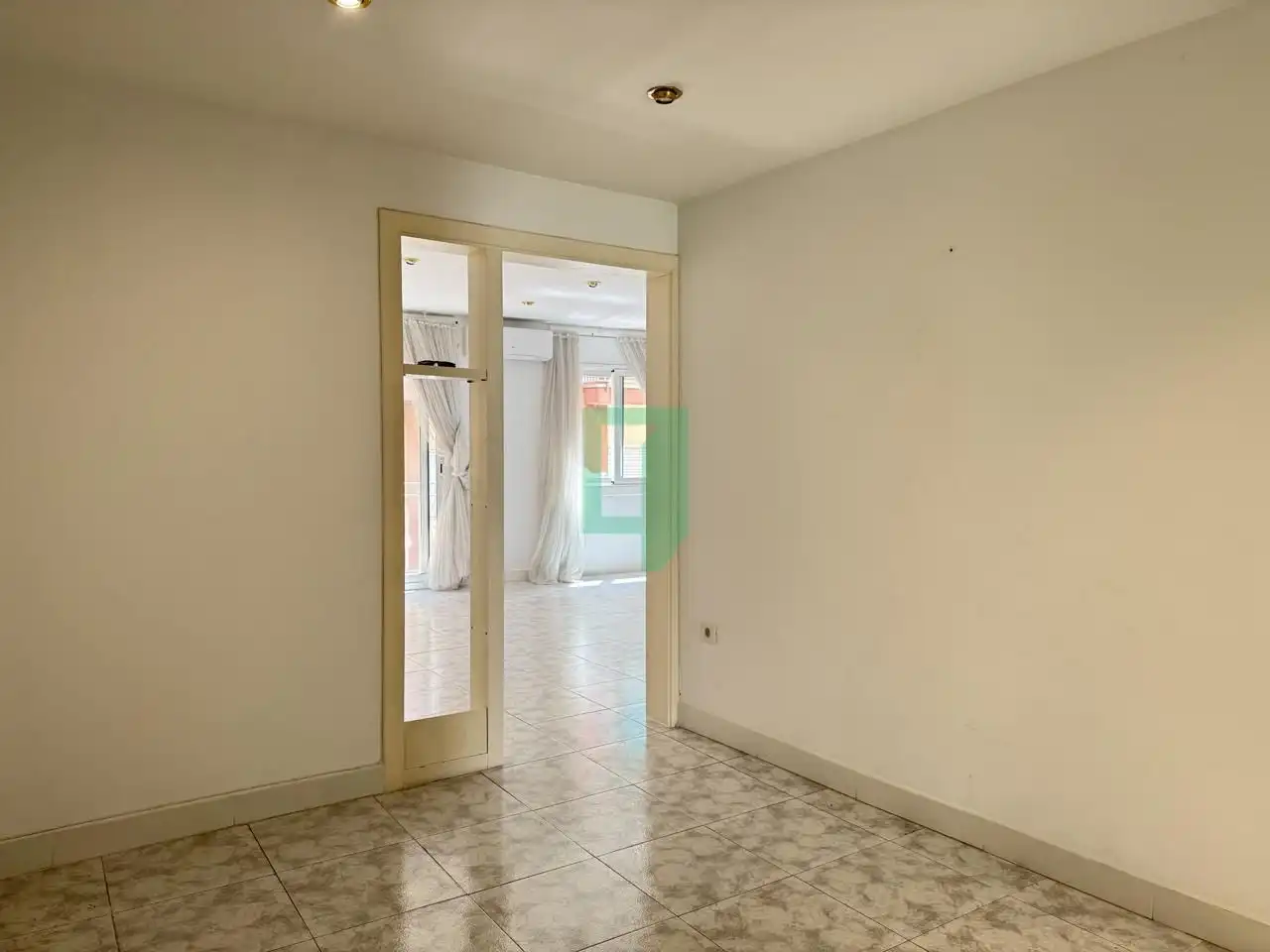 Wohnung zum Verkauf in Badalona mit Klimaanlage und Terrasse