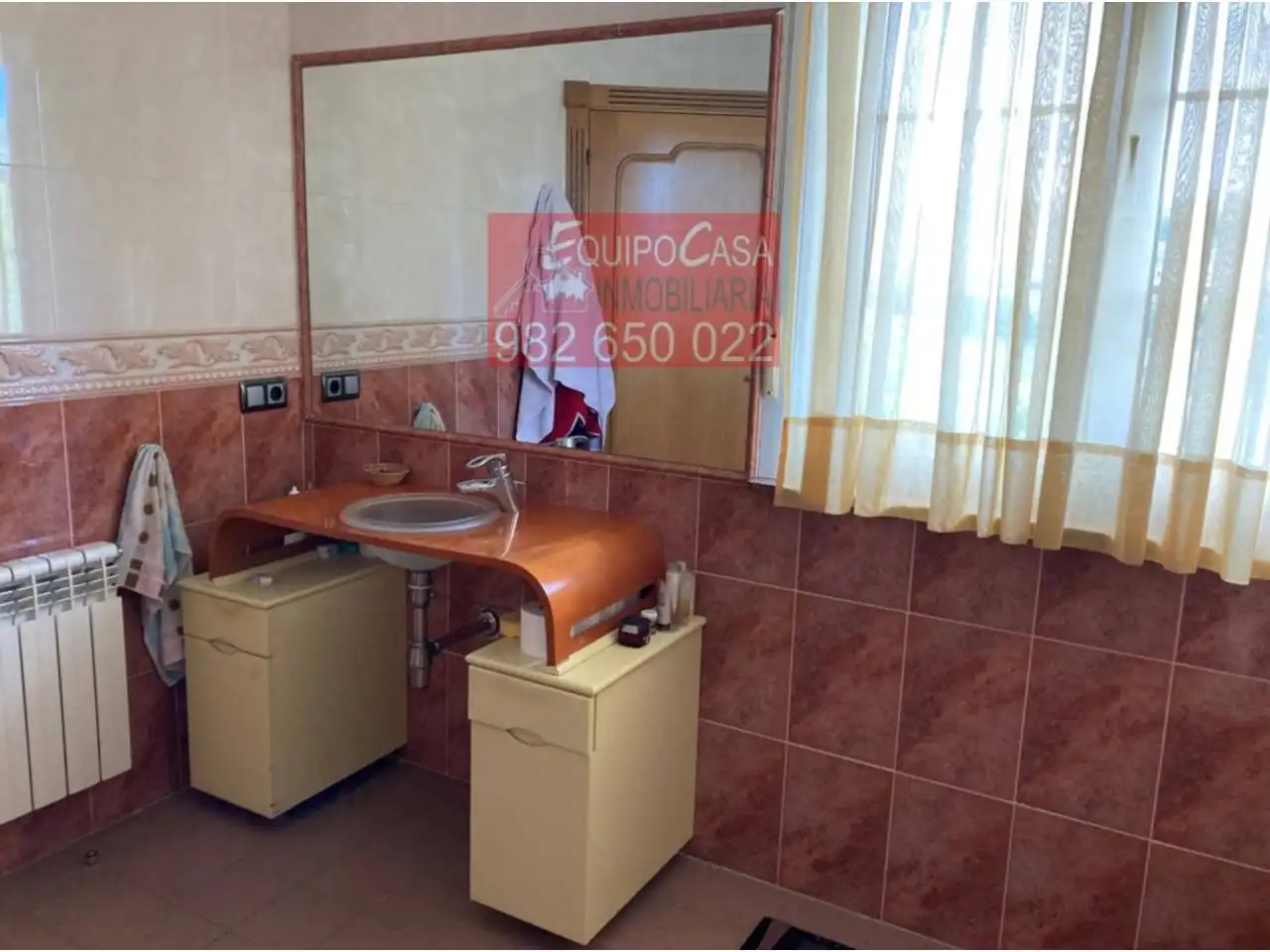 Badezimmer von Einfamilien-Reihenhaus zum Verkauf in Lugo mit Heizung, Privatgarten und Parkett