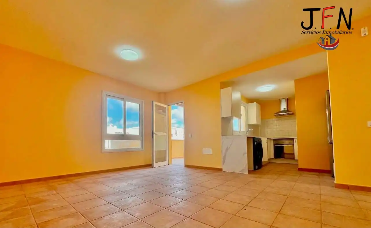 Cuina de Apartament en venda en La Oliva amb Jardí privat, Terrassa i Traster
