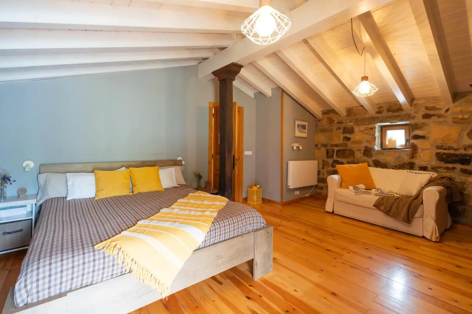 Habitación de Casa o chalet en venta en San Pedro del Romeral con Calefacción, Jardín privado y Terraza