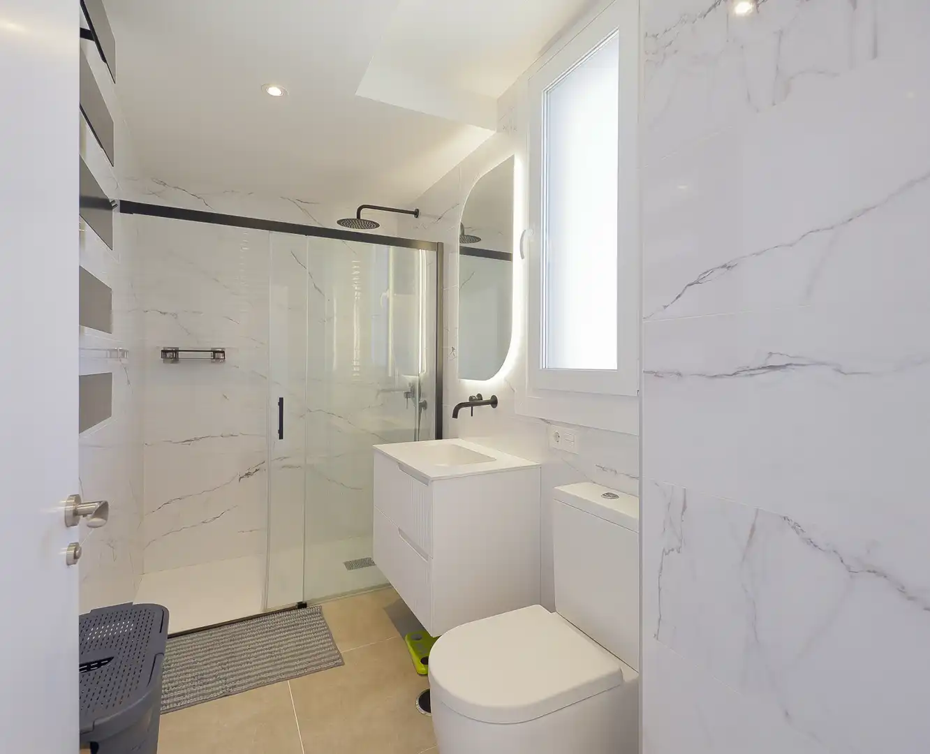 Bathroom of Flat for sale in Gijón   with Heating, Parquet flooring and Terrace