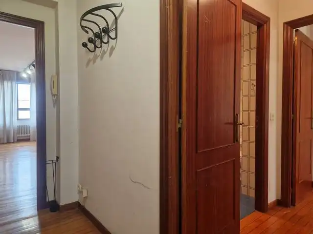 Piso en venta en Teo con Calefacción, Parquet y Trastero