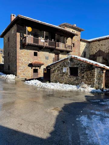 Casa-chalet en Venta en Polaciones