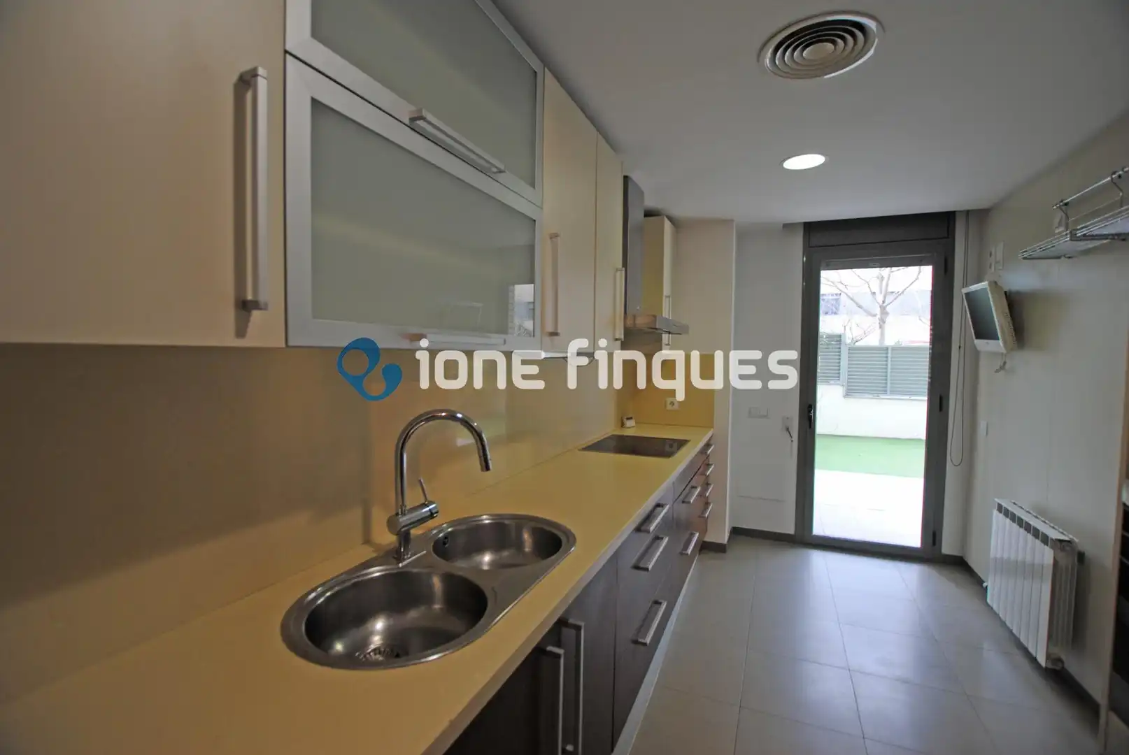 Wohnung zum Verkauf in Sant Cugat del Vallès mit Heizung, Privatgarten und Terrasse