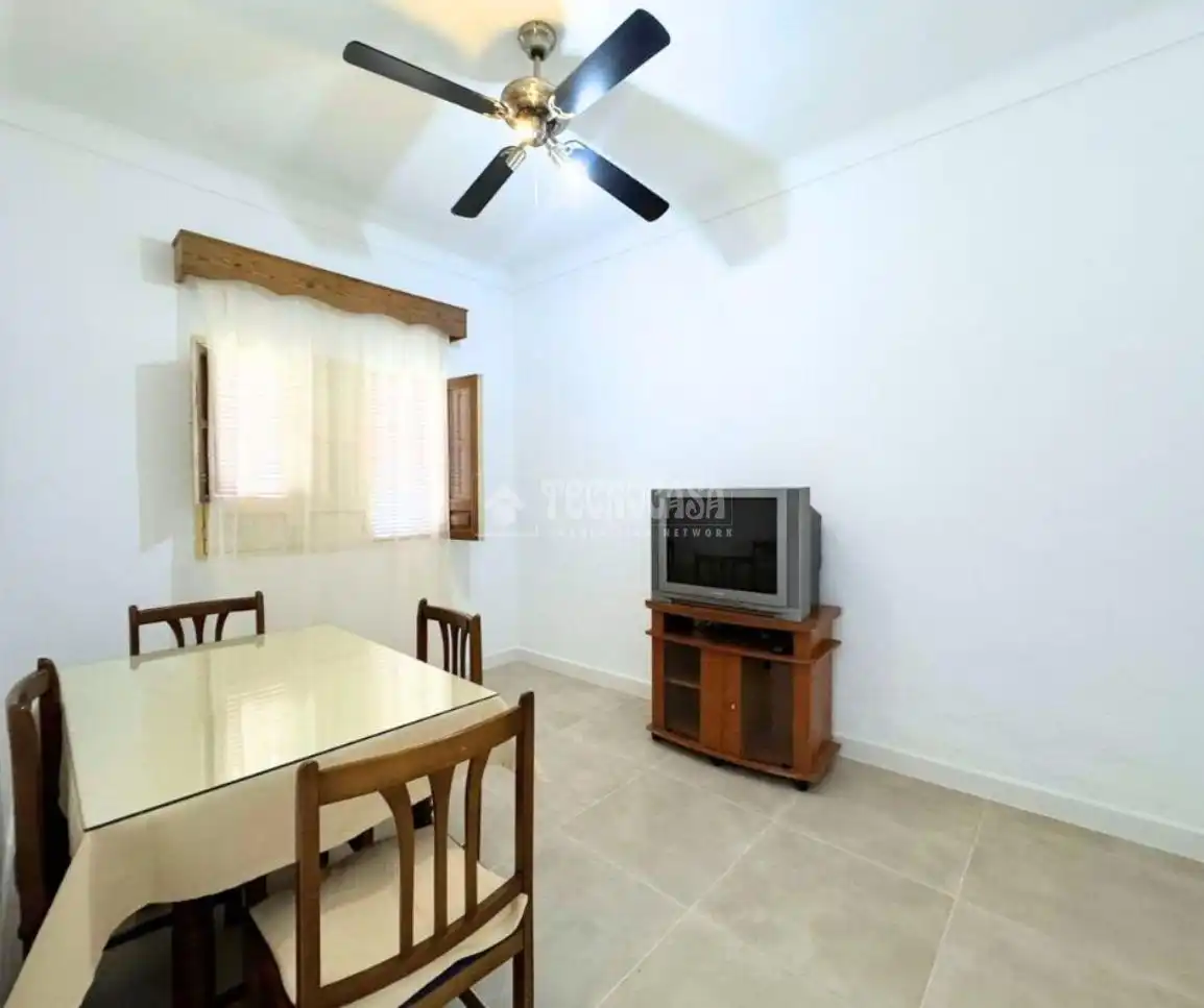 Sala de estar de Casa o chalet en venta en Las Cabezas de San Juan con Balcón