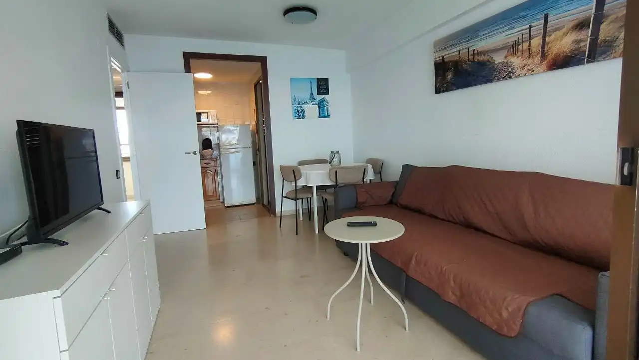 Sala de estar de Apartamento en venta en Benidorm con Aire acondicionado, Amueblado y Piscina comunitaria
