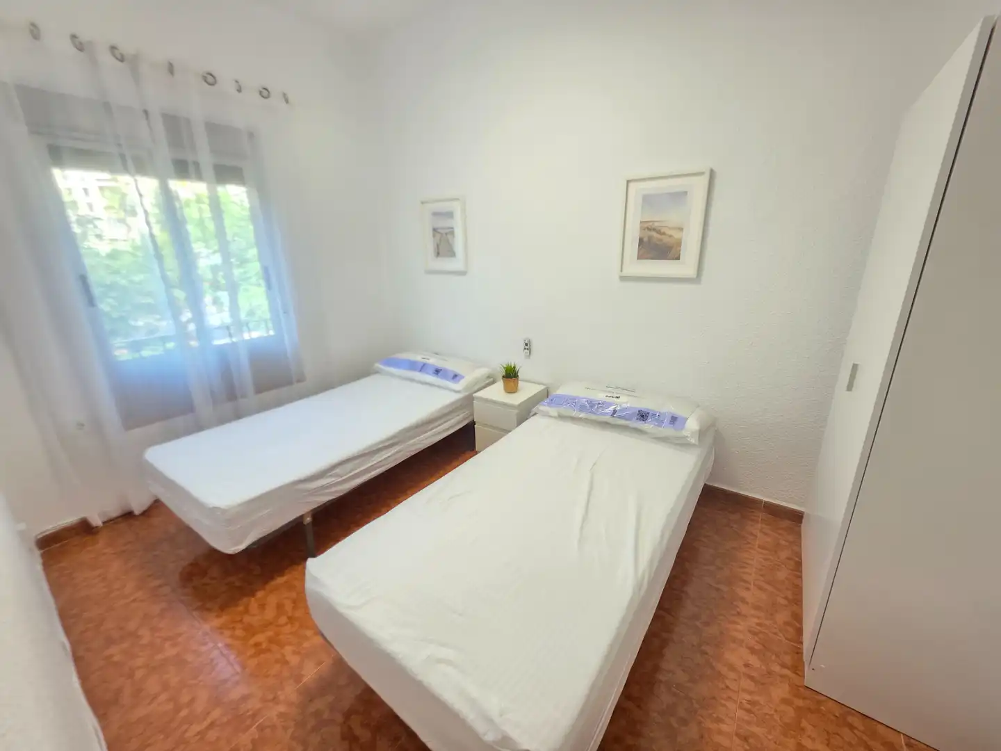 Schlafzimmer von Wohnung zur Miete in Granada mit Möbliert, Waschmaschine und Mikrowelle
