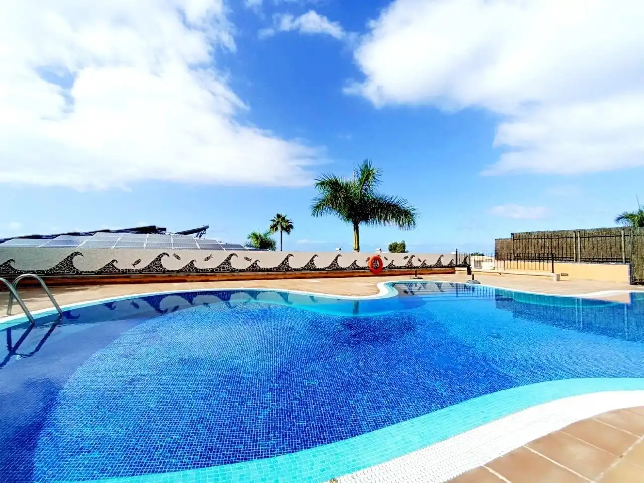 Piscina de Casa adosada en venta en Santiago del Teide con Trastero, Jacuzzi y Piscina comunitaria