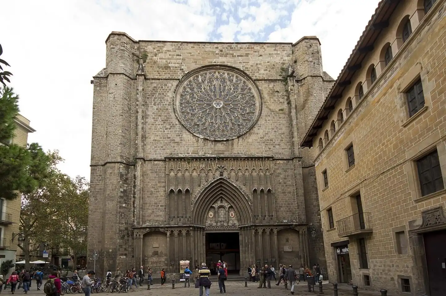 Vista exterior de Local en venda en Barcelona