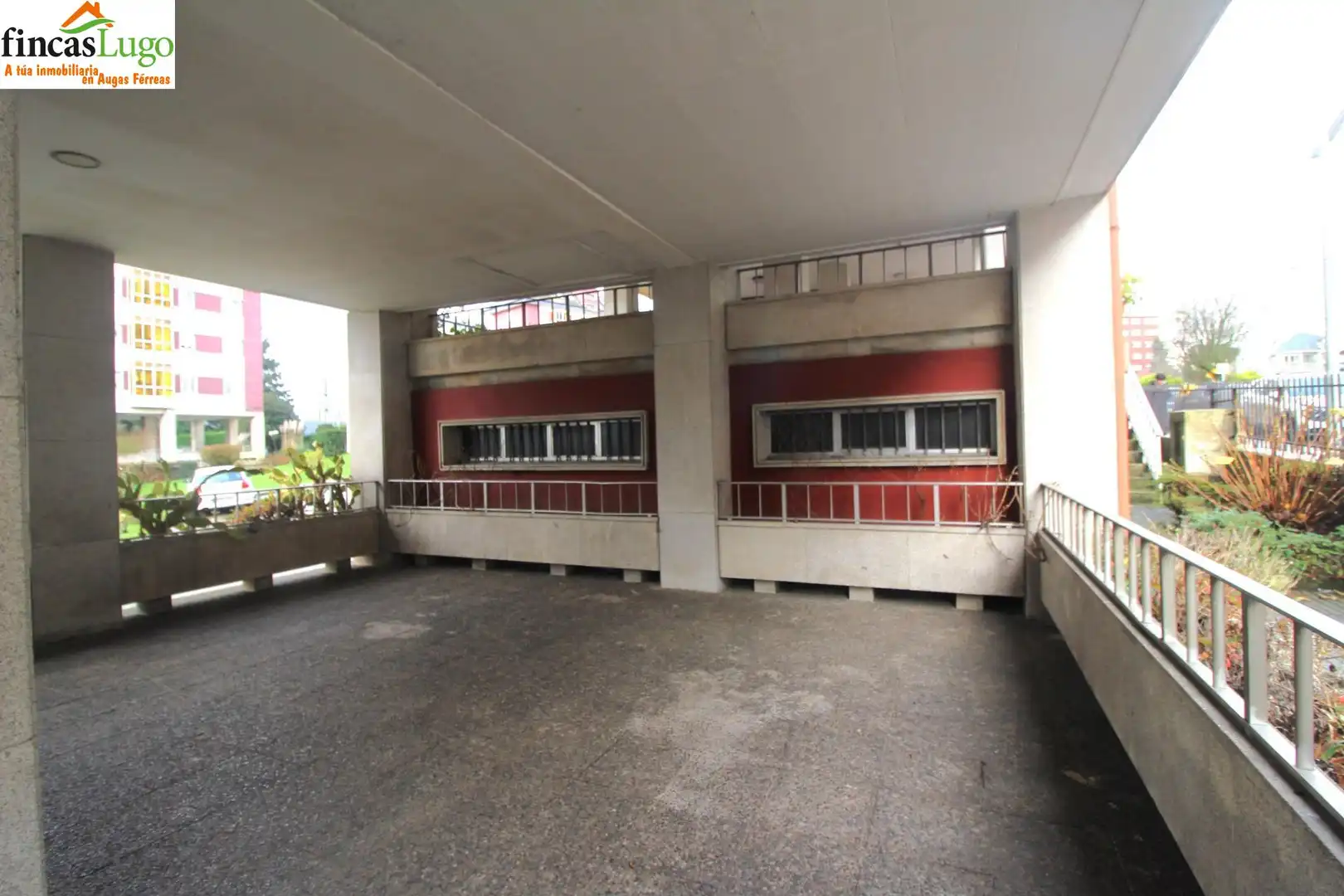 Vista exterior de Pis en venda en Lugo amb Calefacció, Parquet i Traster