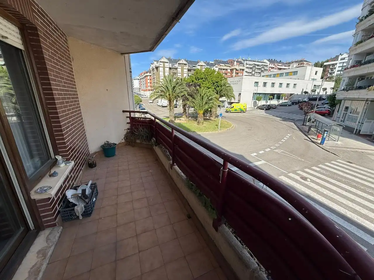 Vista exterior de Piso en venta en Castro-Urdiales con Calefacción, Parquet y Terraza