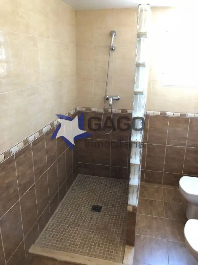 Bany de Pis en venda en Córdoba amb Aire condicionat