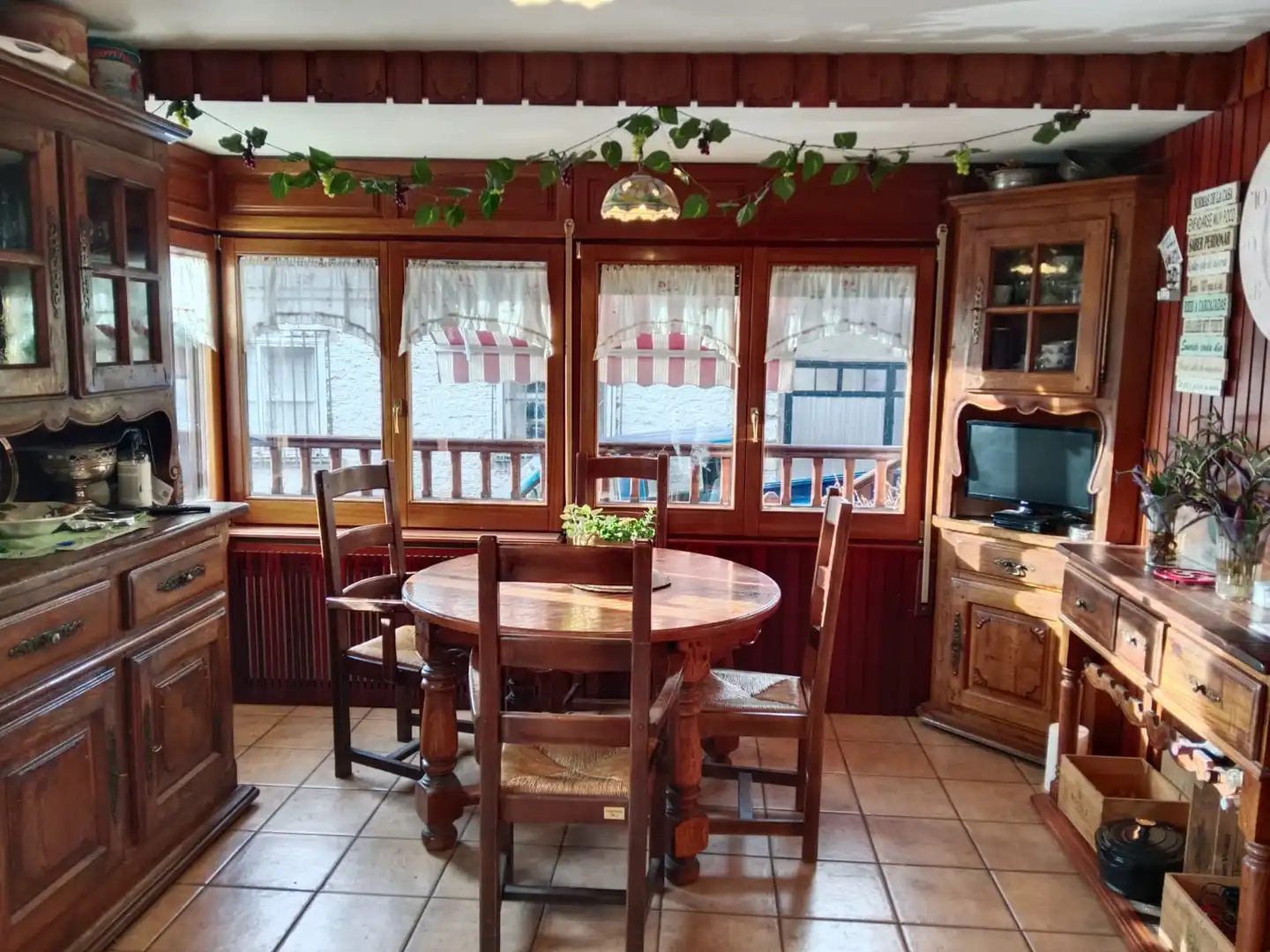 Comedor de Casa o chalet en venta en Hermandad de Campoo de Suso con Terraza, Piscina y Amueblado