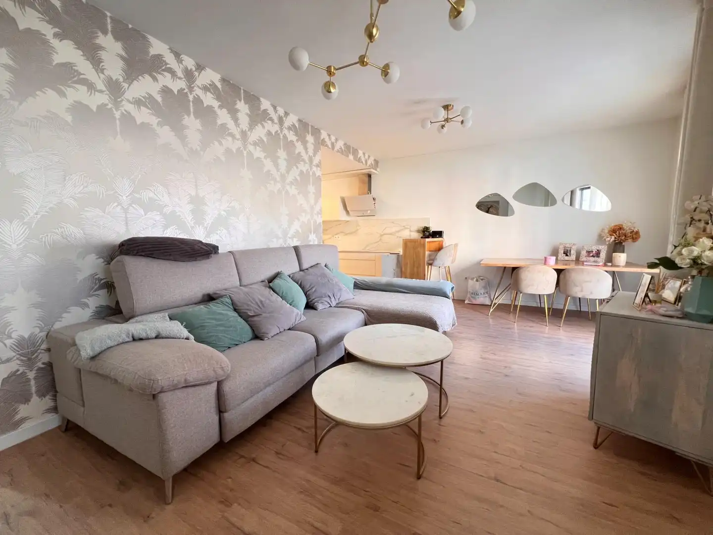 Living room of Flat for sale in Águilas  with Air Conditioner, Parquet flooring and Terrace