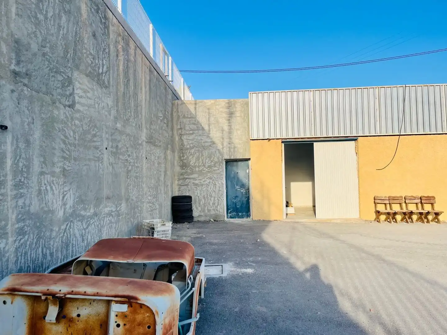 Vista exterior de Nave industrial en venta en Elche / Elx