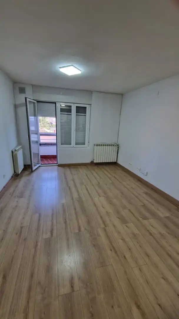 Habitación de Piso en venta en León Capital  con Calefacción, Terraza y Trastero