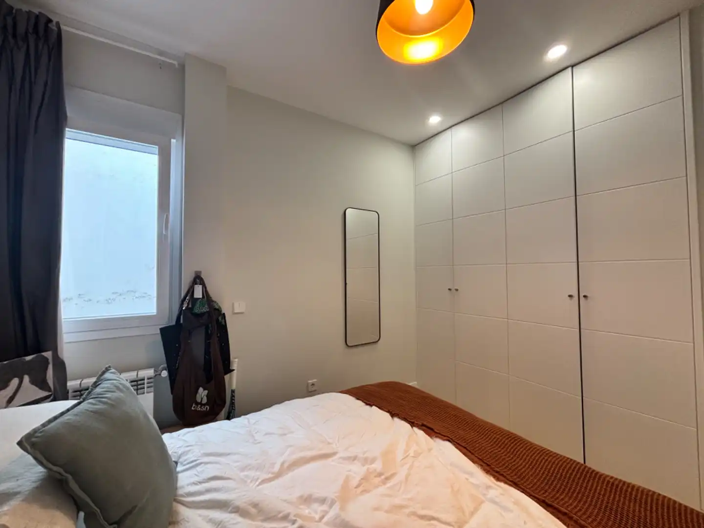 Schlafzimmer von Wohnung zur Miete in Madrid mit Klimaanlage, Heizung und Möbliert