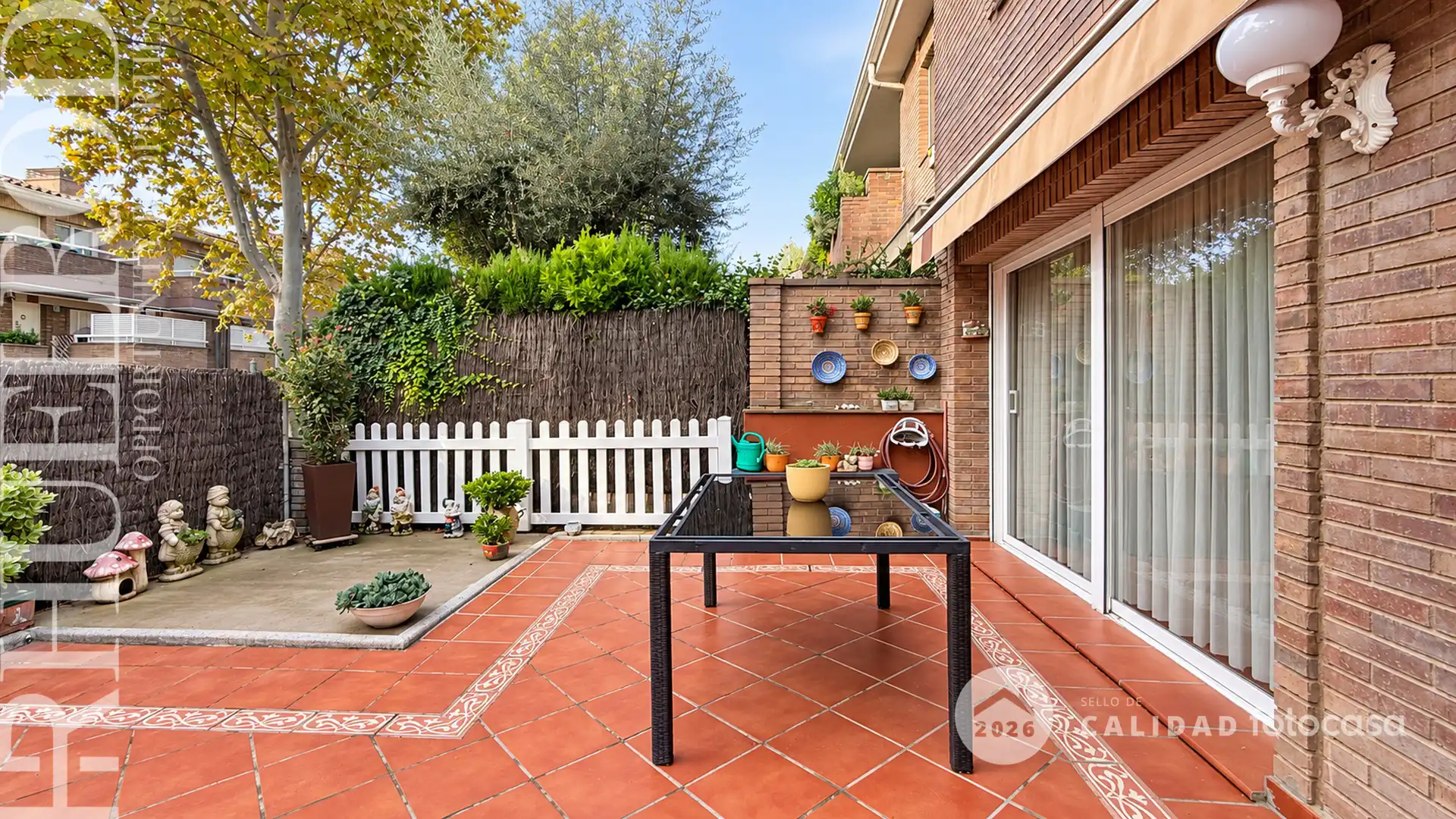Terraza de Casa adosada en venta en Cerdanyola del Vallès con Aire acondicionado, Calefacción y Jardín privado