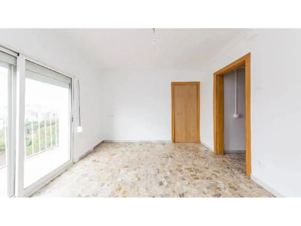 Habitación de Piso en venta en L'Hospitalet de Llobregat con Balcón