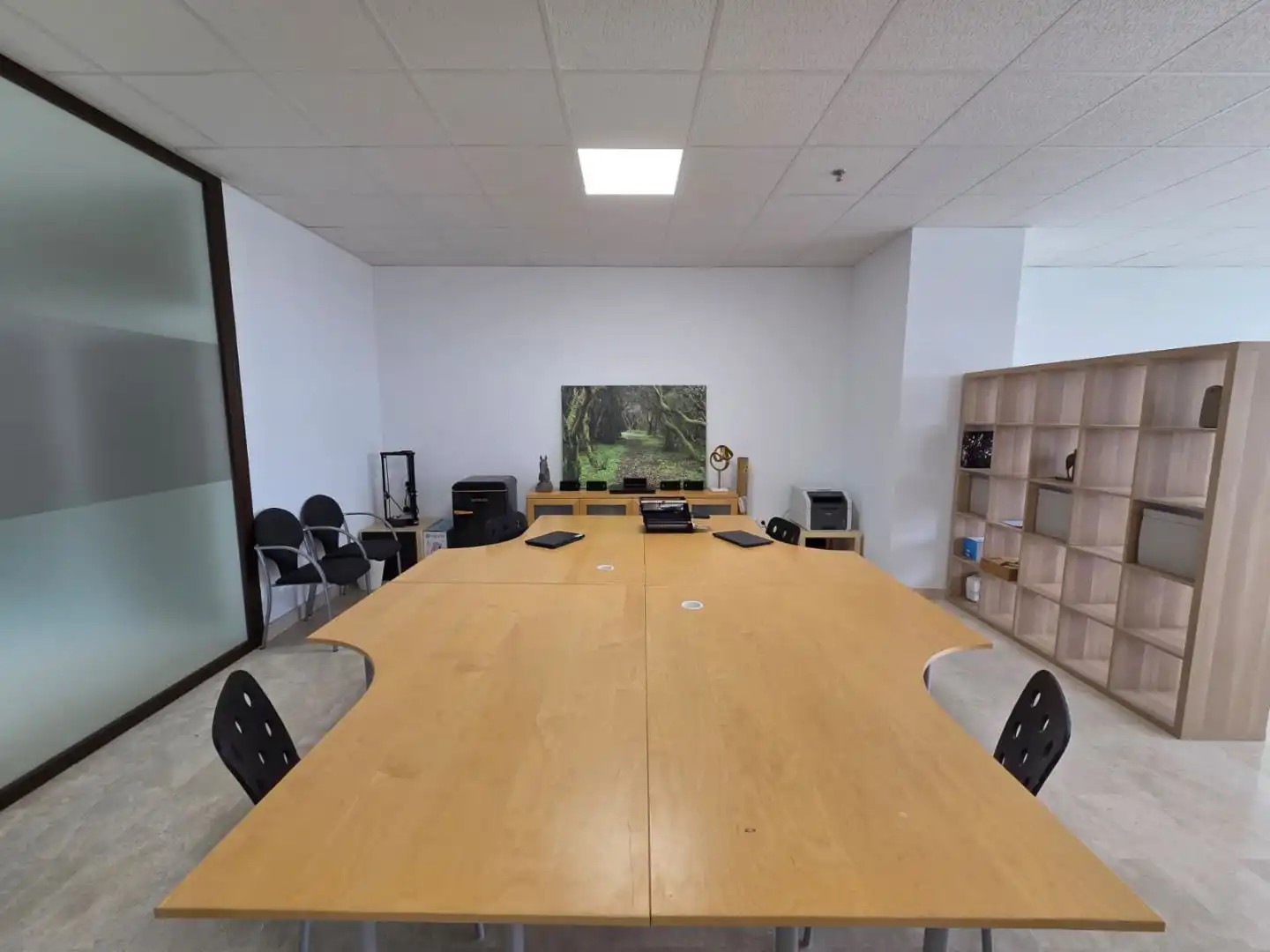 Office for rent in Monda  with Internet