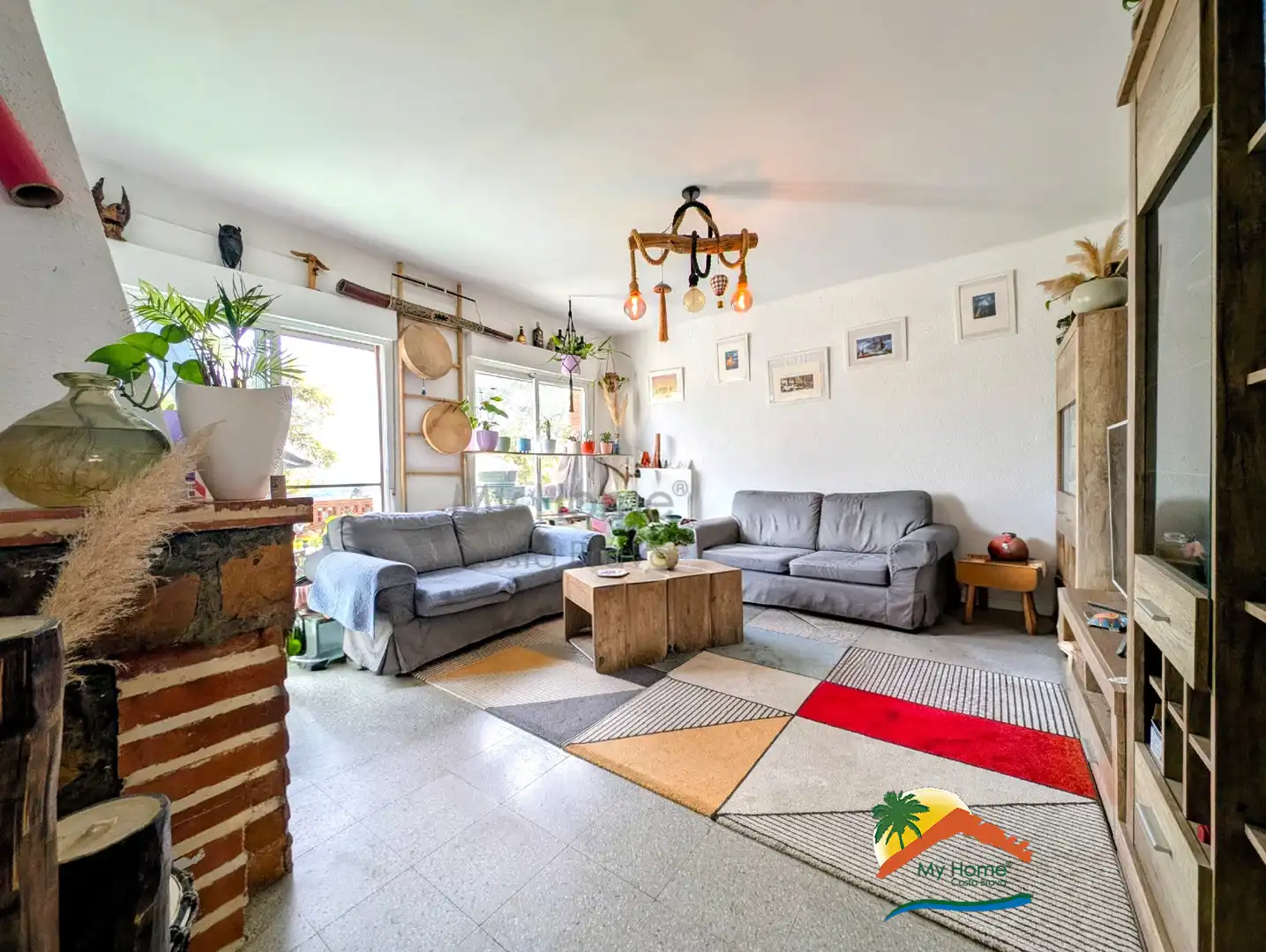Sala d'estar de Casa o xalet en venda en Lloret de Mar amb Jardí privat, Terrassa i Piscina