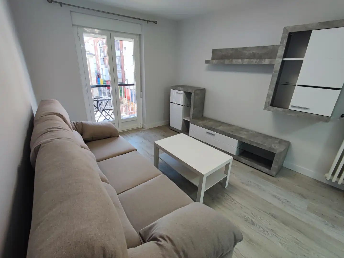 Wohnung zur Miete in Plaza de Juan XXIII, San Pablo y Santa Marina
