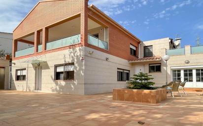 Exterior view of House or chalet for sale in Sant Boi de Llobregat  with Air Conditioner and Swimming Pool