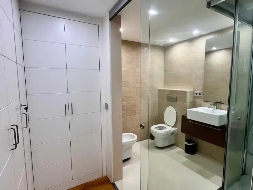 Bathroom of Apartments for rent in Eivissa  with Air Conditioner, Heating and Parquet flooring