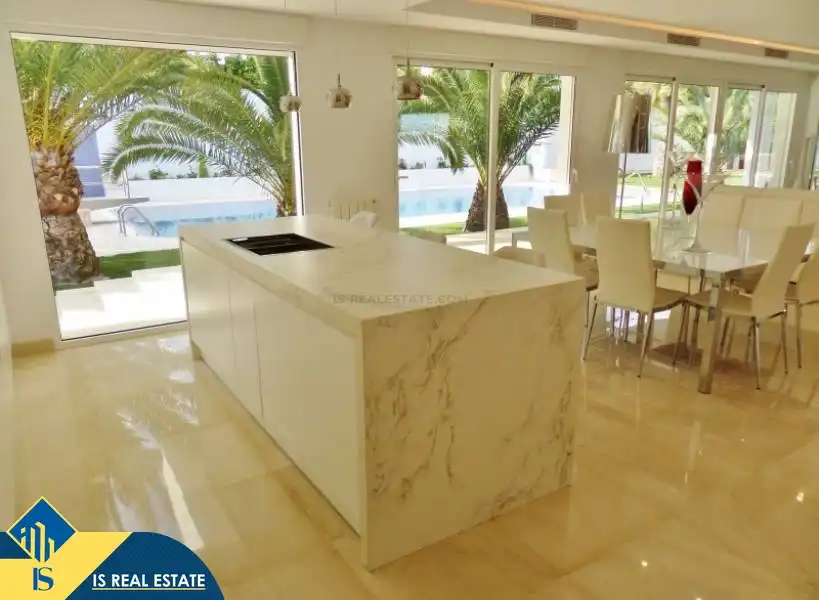 Cuina de Casa o xalet en venda en Alicante / Alacant amb Terrassa, Moblat i Piscina comunitària